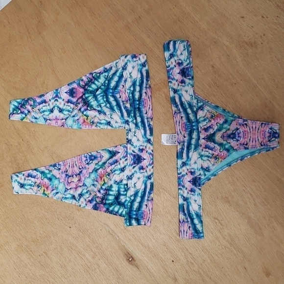 TIEDYE 2 Pc Bikini Swimsuit NWOT - Picture 1 of 7